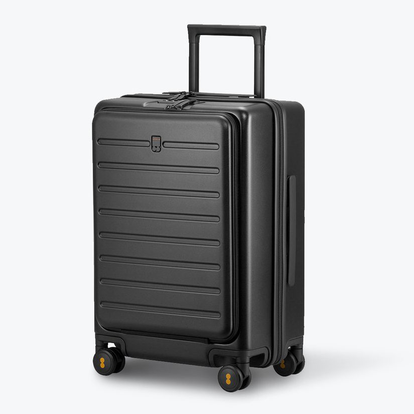 Level8 Black Horizon Luggage พร้อมกระเป๋าด้านหน้า 20 "LA-1679-02T00