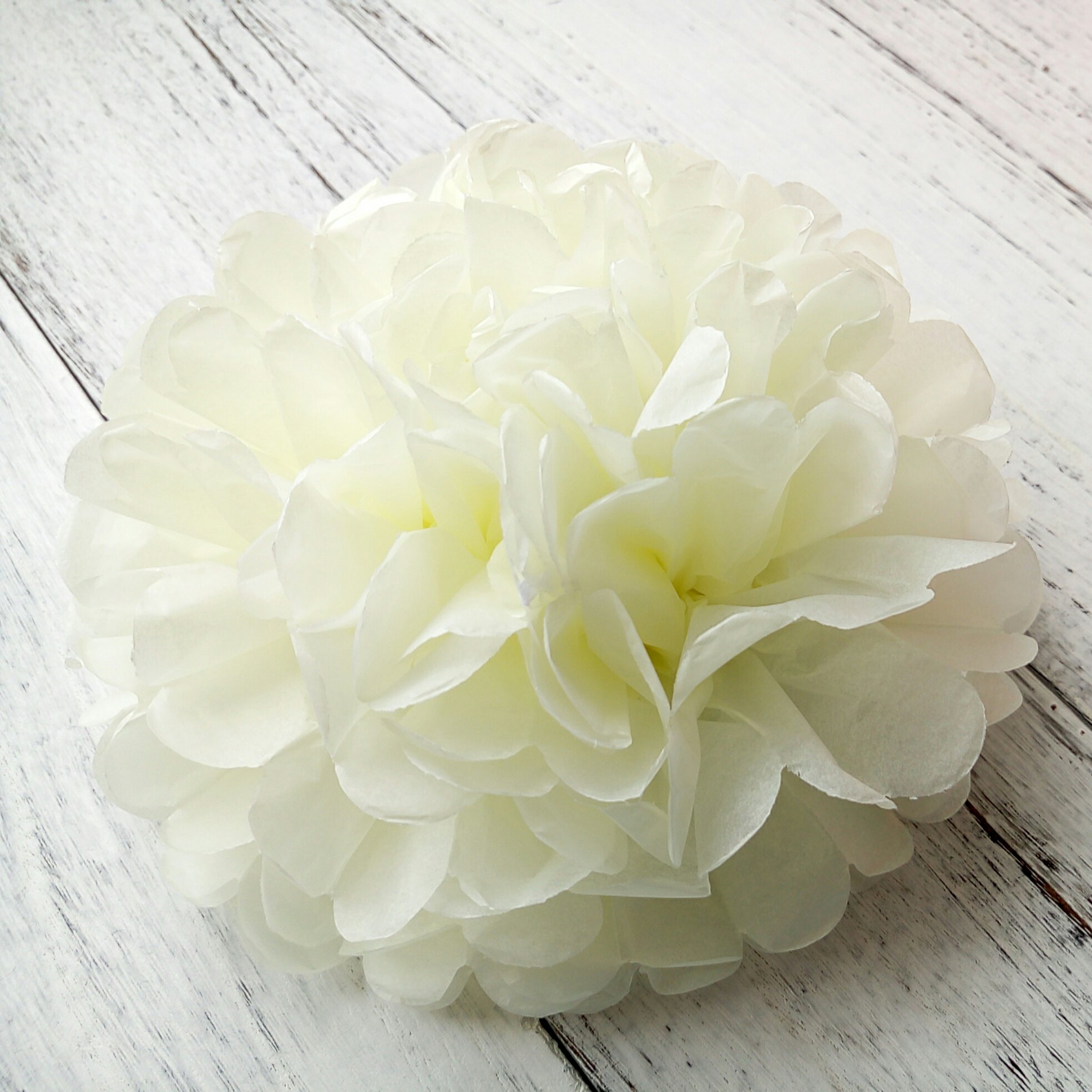 ไอวอรี่สีขาวเด็กอาบน้ำดอกไม้ปอมปอม, เนื้อเยื่อลูกกระดาษ DIY